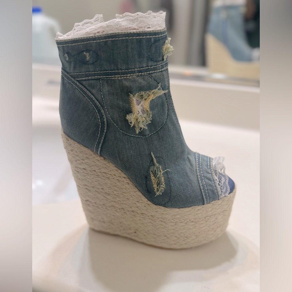 New Condition Platform Bottie